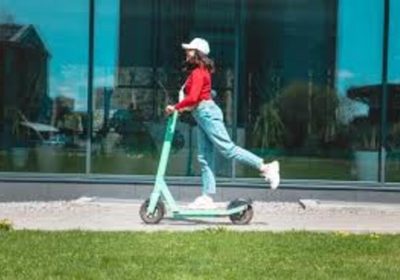 Assurance auto, moto, vélo, trottinette : comment ça marche ?